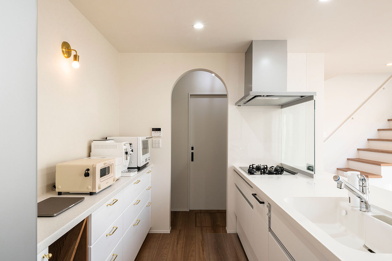 愛される「LDK」iiMA by VISIO 【キッチン／吹抜けリビング／20坪台／間取図有】家中に光をもたらす、ロジアと吹抜けのあるおしゃれな家の建築実例画像7