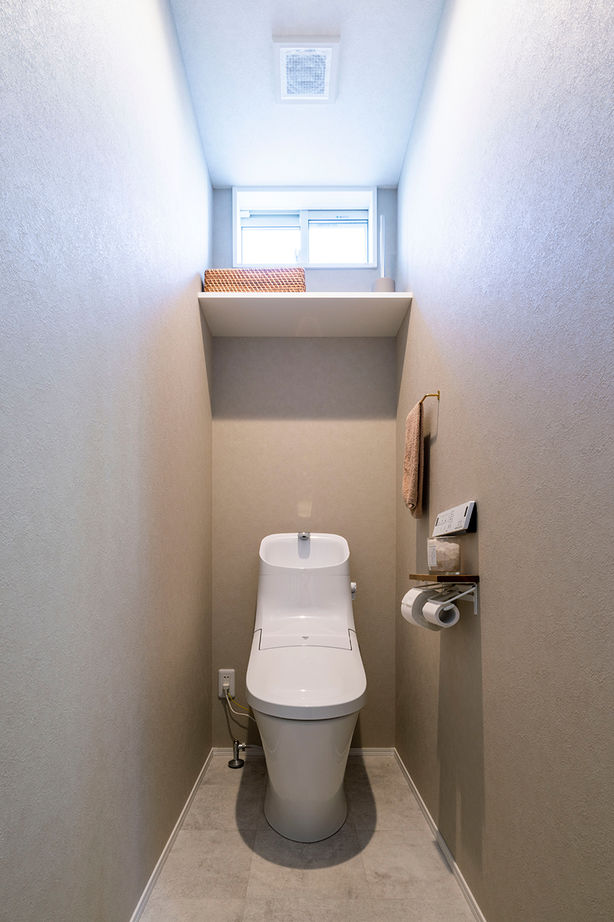 愛される「LDK」iiMA by VISIO 【キッチン／吹抜けリビング／20坪台／間取図有】家中に光をもたらす、ロジアと吹抜けのあるおしゃれな家の建築実例画像10