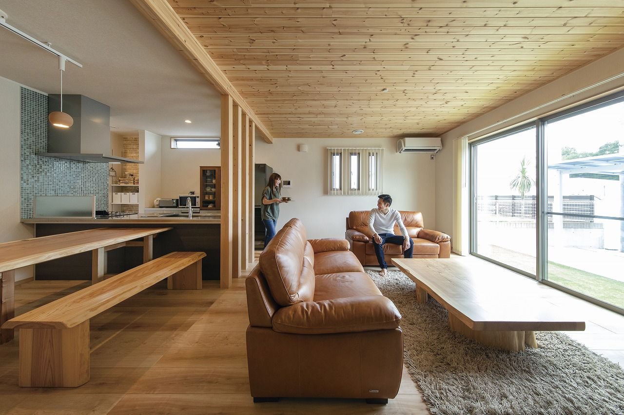 日栄商事 【間取り図有り】無垢材の質感が心地よさを演出。快適な和モダンの住まいを実現の建築実例画像2