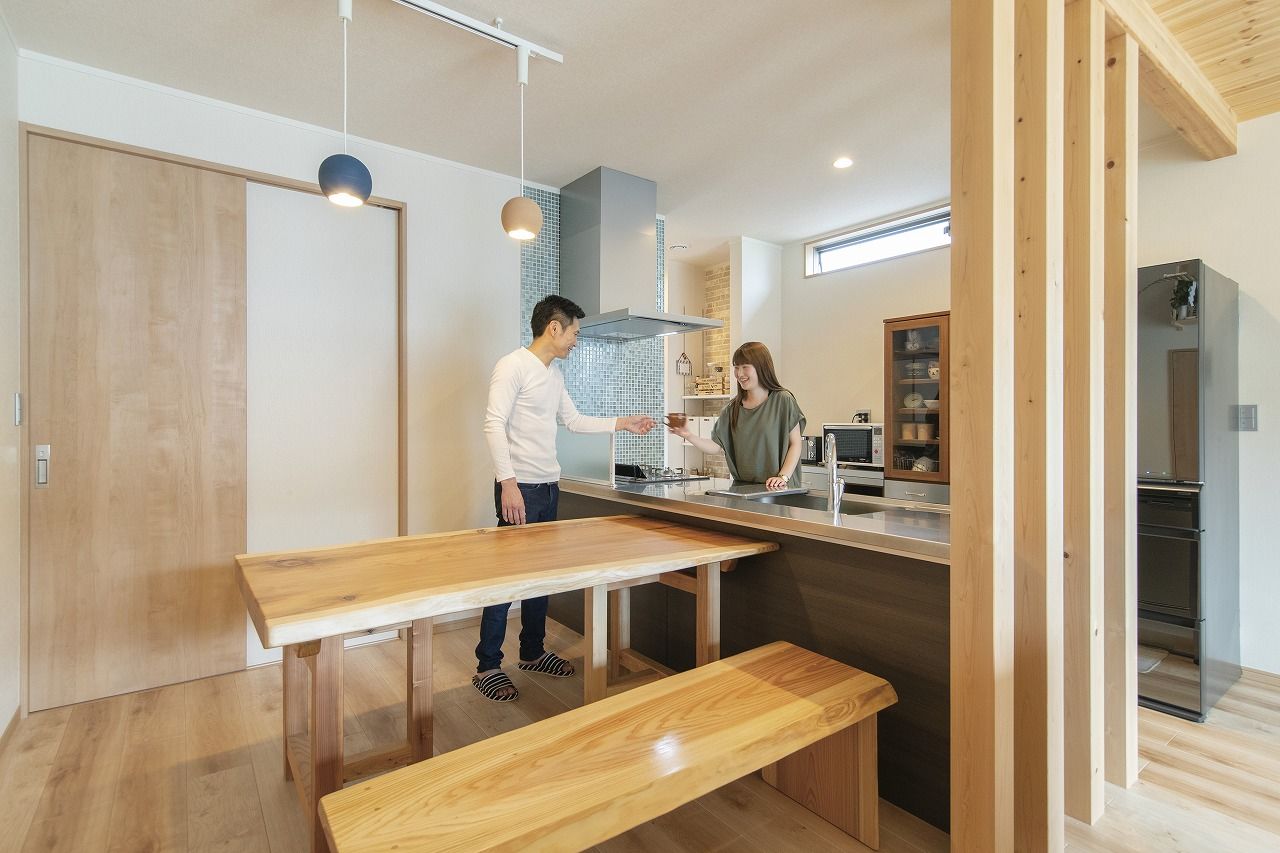 日栄商事 【間取り図有り】無垢材の質感が心地よさを演出。快適な和モダンの住まいを実現の建築実例画像3