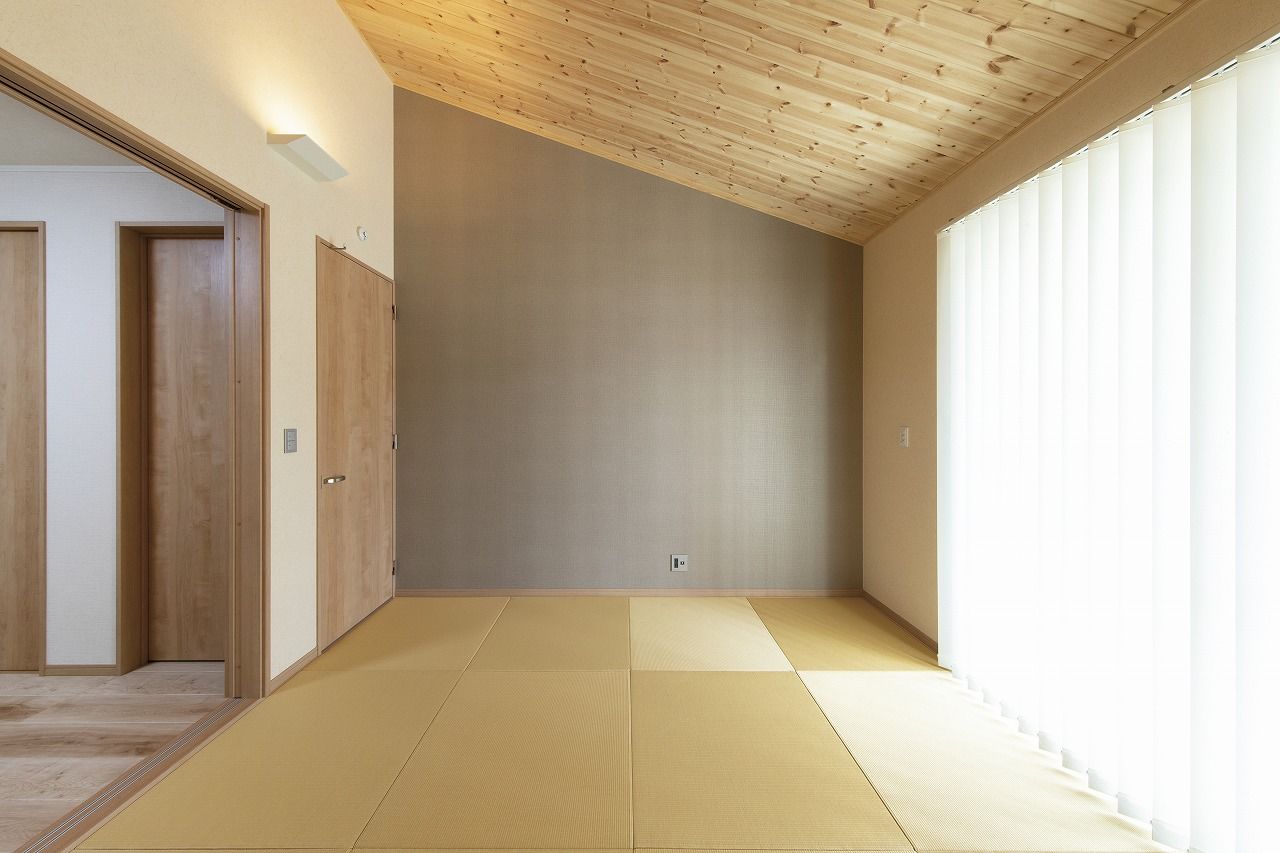 日栄商事 【間取り図有り】無垢材の質感が心地よさを演出。快適な和モダンの住まいを実現の建築実例画像7
