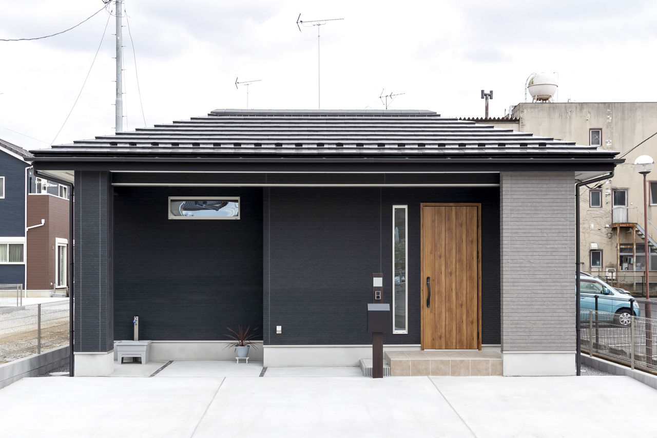 日栄商事 【1000万円台】中庭を囲むコの字型の建物でプライバシーも確保。のびのび暮らせる理想どおりの平屋の建築実例画像2