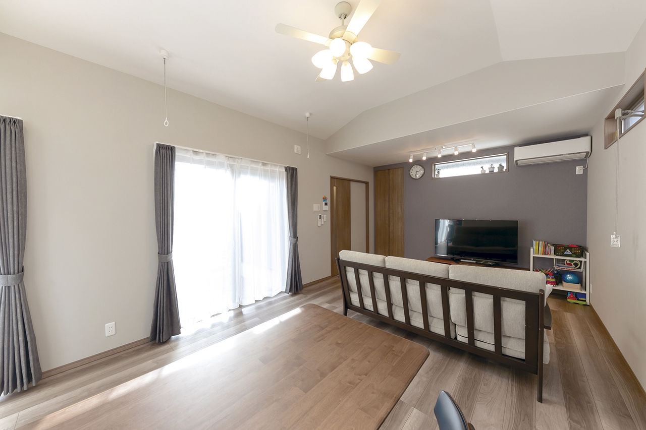 日栄商事 【1000万円台】中庭を囲むコの字型の建物でプライバシーも確保。のびのび暮らせる理想どおりの平屋の建築実例画像3