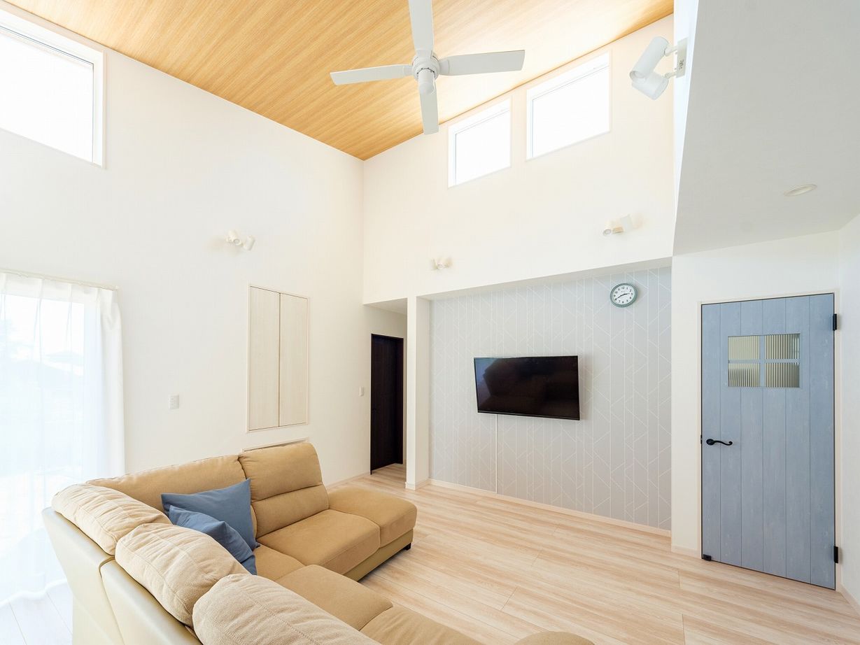 日栄商事 【1500～2000万円】回遊動線と収納計画で暮らしやすい。白×木目の爽やかな平屋の建築実例画像4