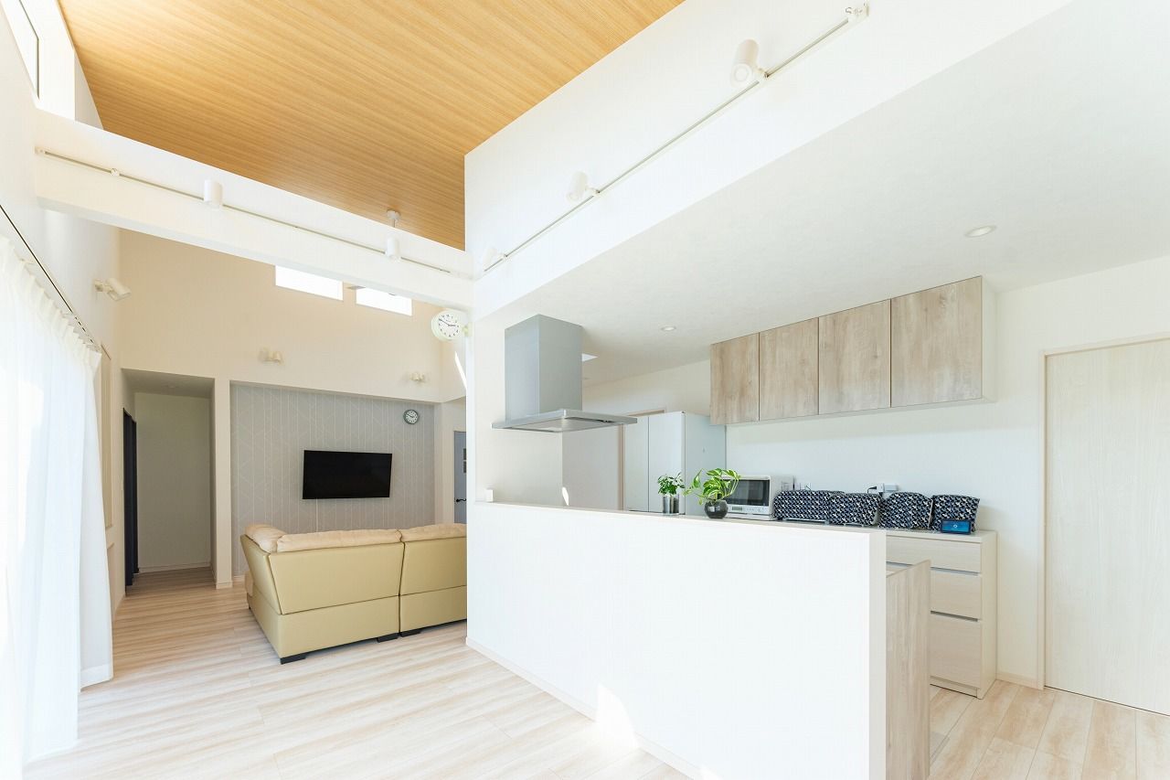 日栄商事 【1500～2000万円】回遊動線と収納計画で暮らしやすい。白×木目の爽やかな平屋の建築実例画像6