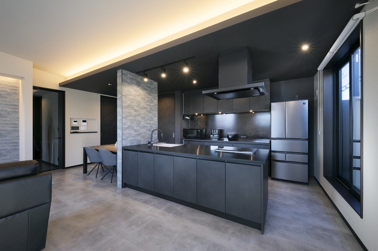 日栄商事 【3000万円内で叶うガレージの家/間取り図有】車やダイビングなど大容量の収納で趣味人も大満足の家の建築実例画像8