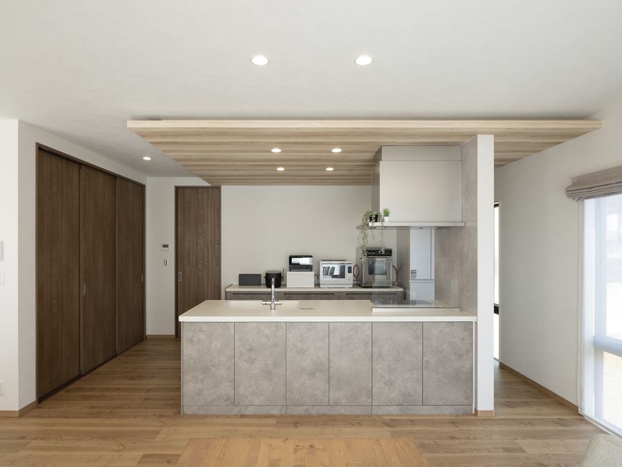 日栄商事 【2000万円台/平屋/間取り有】家族が集うリビング中心主義に家事ラクをプラスした平屋の建築実例画像3