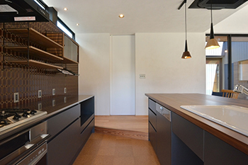 バロック 【愛知県西尾市×中庭のある平屋×和モダン】平屋＋ロフトのシンプルな間取りに、贅沢な「和」の趣をプラスの建築実例画像5