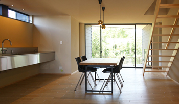 バロック 【愛知県瀬戸市×平屋風×理想のデザイン】豊かな緑を借景にした和洋折衷ハウス。平屋スタイルの暮らしも叶うの建築実例画像4