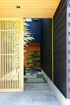 バロック 【愛知県瀬戸市×平屋風×理想のデザイン】豊かな緑を借景にした和洋折衷ハウス。平屋スタイルの暮らしも叶うの建築実例画像7