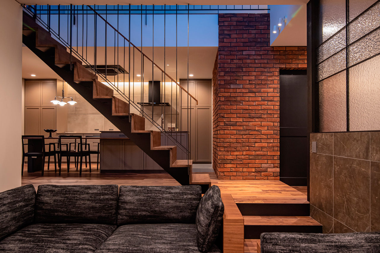 バロック 【名古屋市｜中庭のあるガレージハウス】イメージは“ROCK”。開放感をもたらしたのはボーダレスな空間設計の建築実例画像3