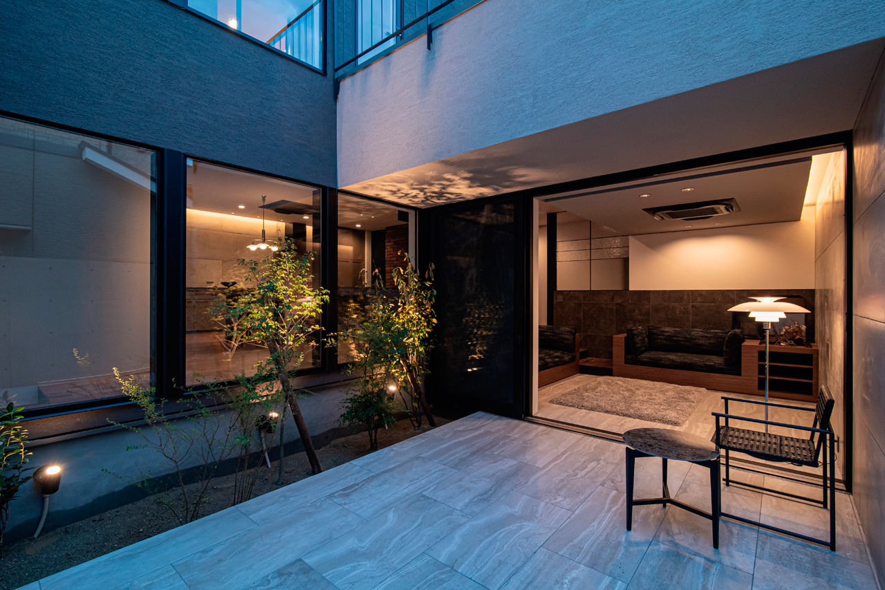 バロック 【名古屋市｜中庭のあるガレージハウス】イメージは“ROCK”。開放感をもたらしたのはボーダレスな空間設計の建築実例画像6