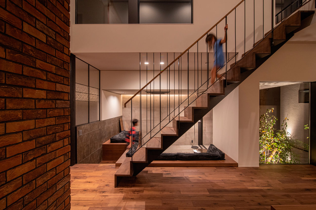 バロック 【名古屋市｜中庭のあるガレージハウス】イメージは“ROCK”。開放感をもたらしたのはボーダレスな空間設計の建築実例画像9
