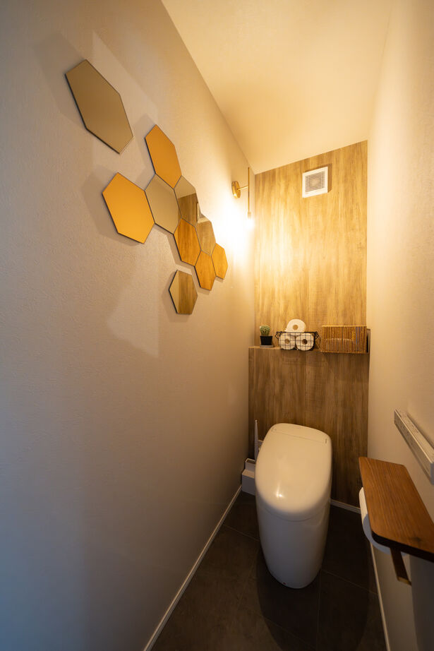 ヤマト住建 【平屋/広々LDK】勾配天井が広がりを生む、無垢材が美しい平屋の家の建築実例画像8