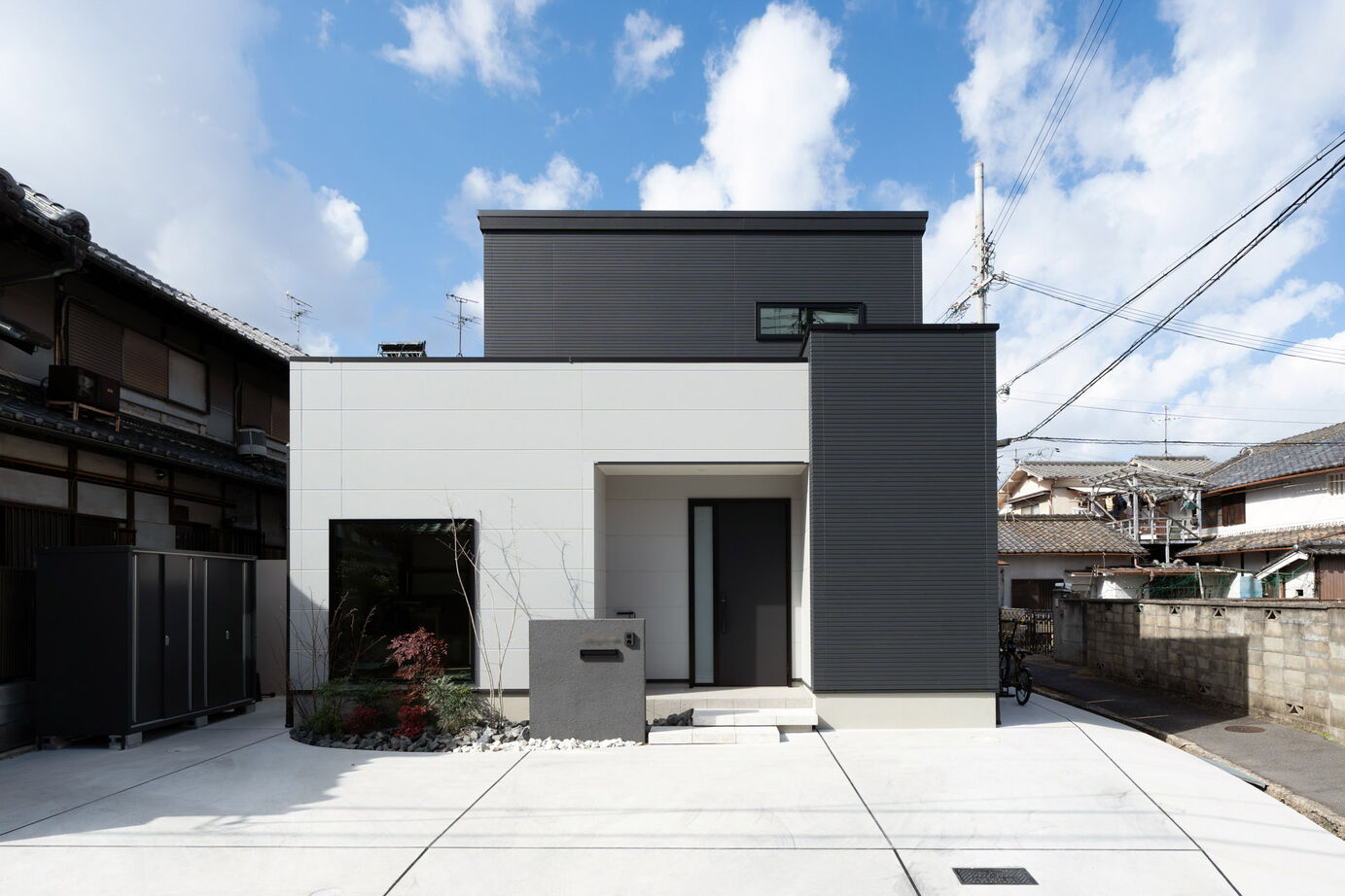 ヤマト住建 【ZEH/高耐震】冬でも半袖で快適。木の温もりあふれる空間で暮らす家の建築実例画像2