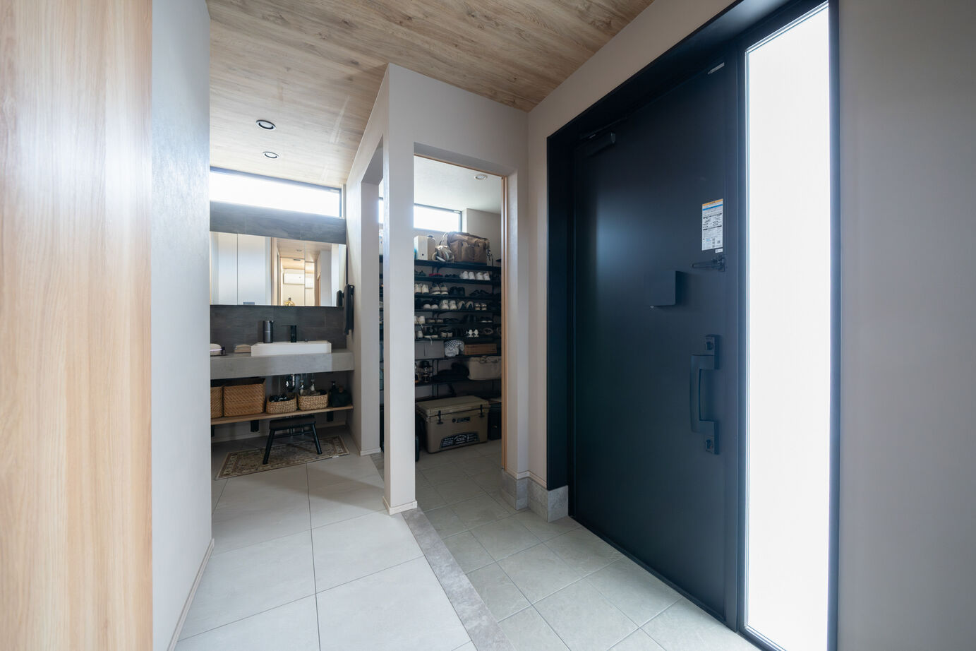 ヤマト住建 【ZEH/高耐震】冬でも半袖で快適。木の温もりあふれる空間で暮らす家の建築実例画像6