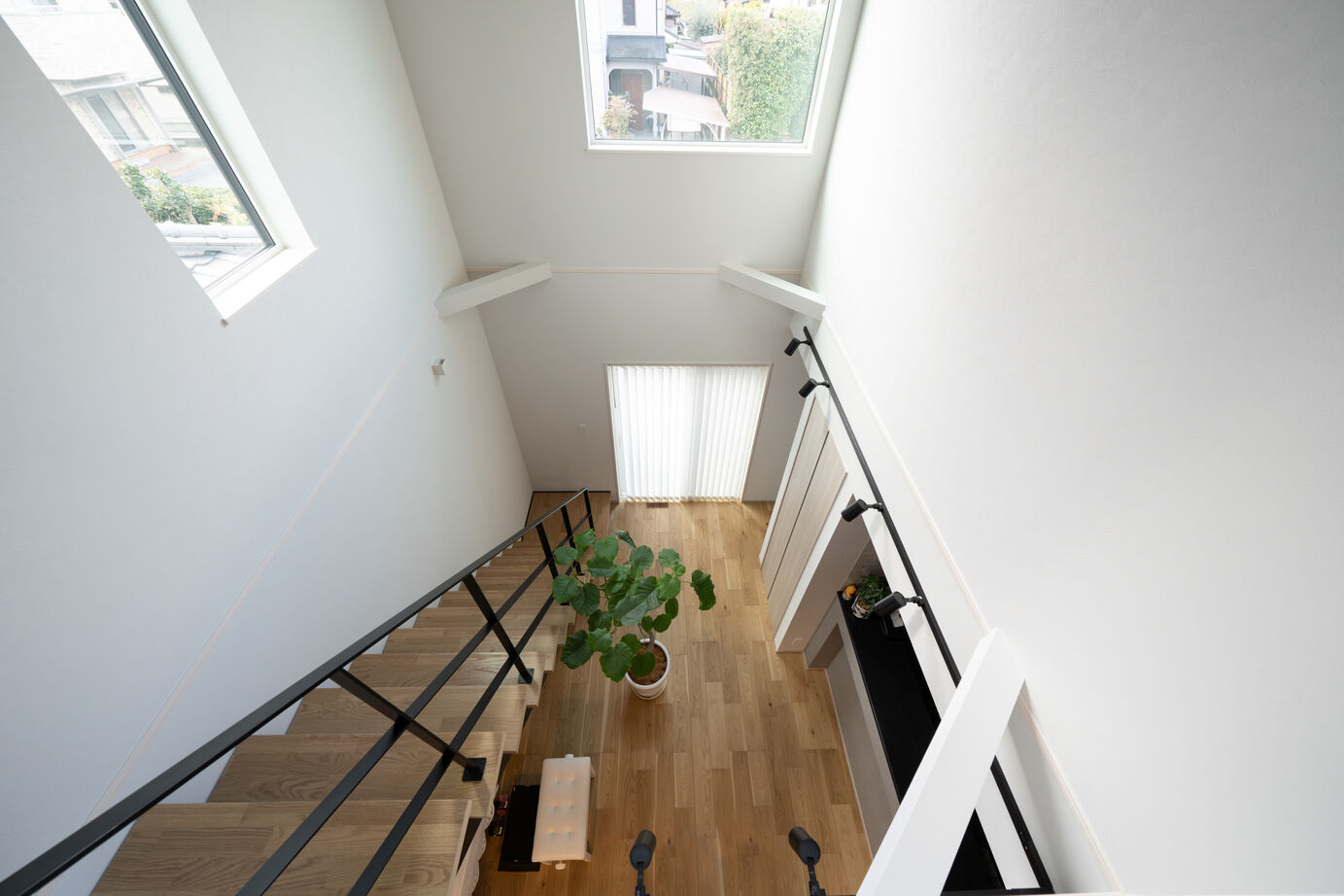 ヤマト住建 【４LDK/吹き抜け/家事ラク】家族との時間が増える、自然光あふれる吹き抜けリビングの建築実例画像3