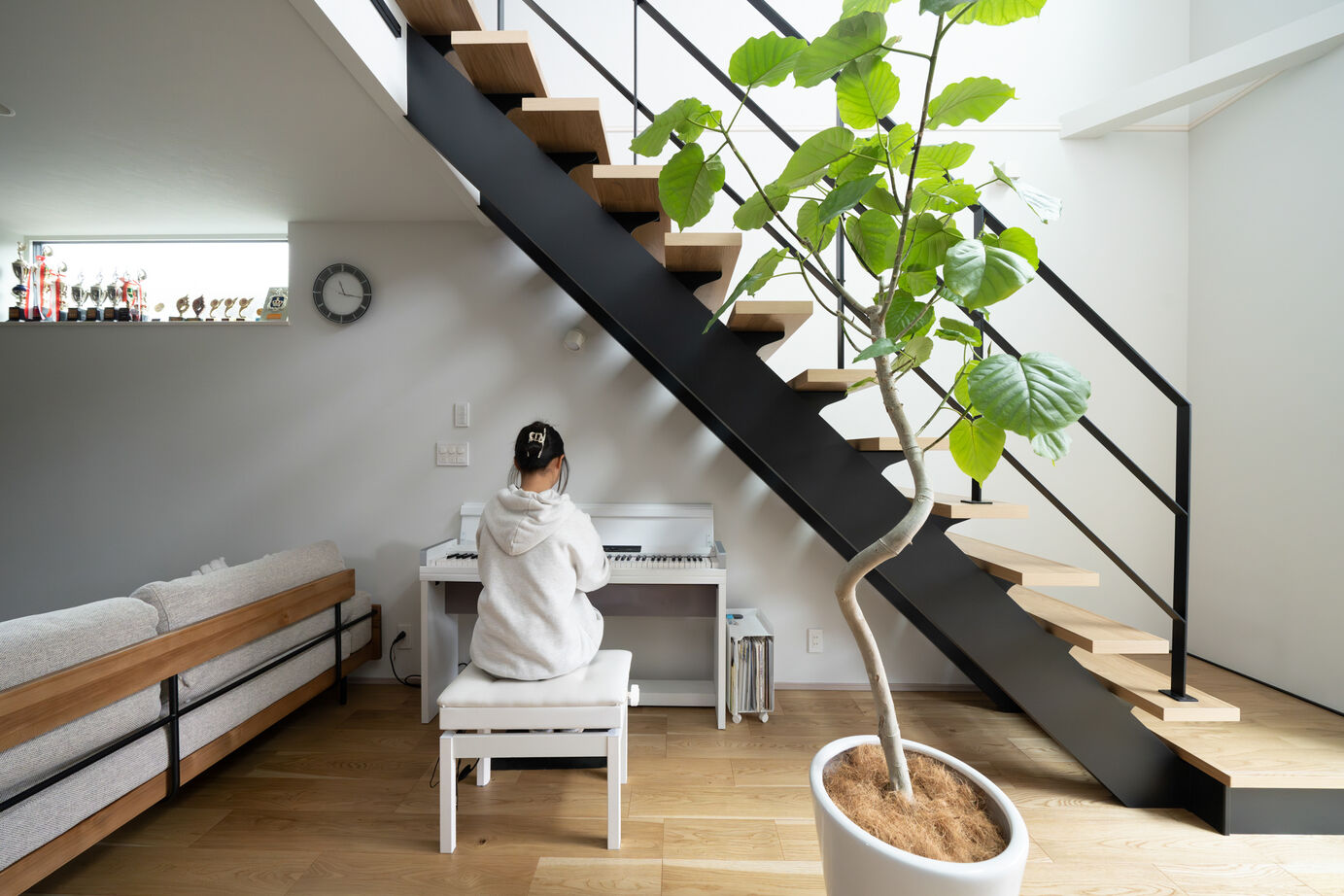 ヤマト住建 【４LDK/吹き抜け/家事ラク】家族との時間が増える、自然光あふれる吹き抜けリビングの建築実例画像4