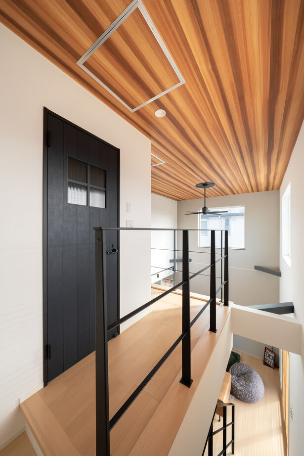 ヤマト住建 【吹き抜け/家事ラク】こだわりを詰め込んだ、アメリカンテイストの住まいの建築実例画像9