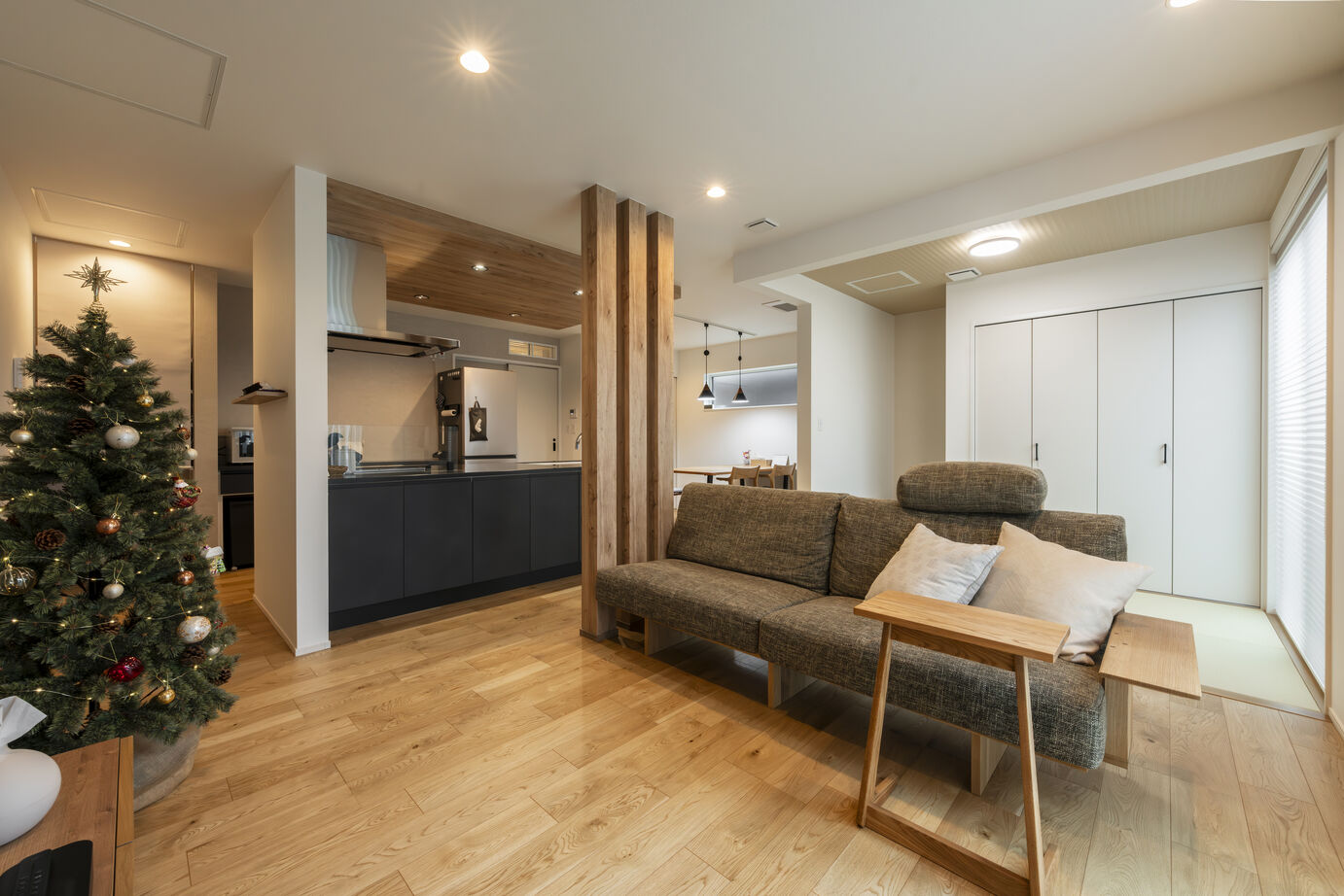 ヤマト住建 【エアフローシステム/長期優良住宅】回遊動線で暮らす、木の温もりを感じる住まいの建築実例画像2