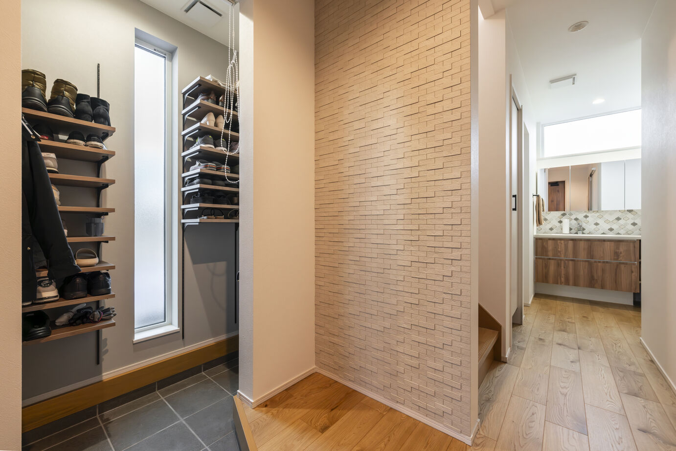 ヤマト住建 【エアフローシステム/長期優良住宅】回遊動線で暮らす、木の温もりを感じる住まいの建築実例画像7