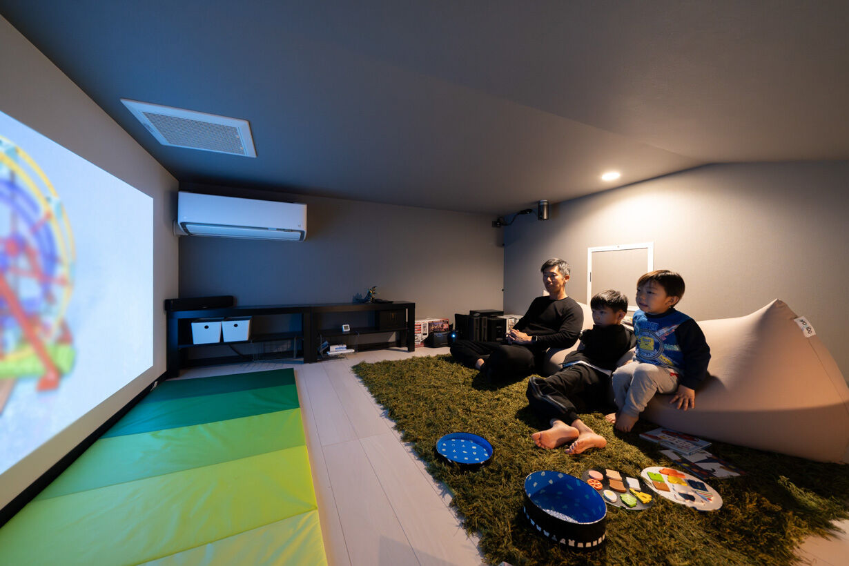 ヤマト住建 【スキップフロア/シアタールーム/吹き抜け】多層空間が愉しい！意匠性＆開放感にあふれた住まいの建築実例画像9