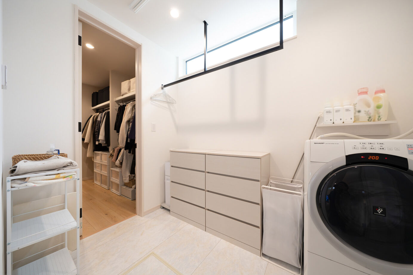 ヤマト住建 【回遊動線/家事ラク】家族みんなが集まりたくなる、優しさあふれるひろびろLDKの建築実例画像3