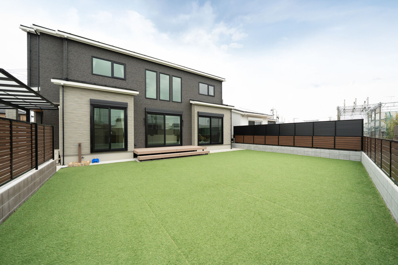 ヤマト住建 【子育て／家事ラク／吹き抜け】冬でも裸足で心地いい、陽だまりの大空間LDKの建築実例画像2