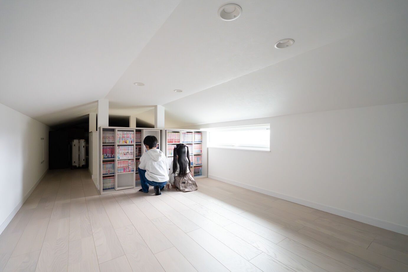 ヤマト住建 【子育て／家事ラク／吹き抜け】冬でも裸足で心地いい、陽だまりの大空間LDKの建築実例画像10