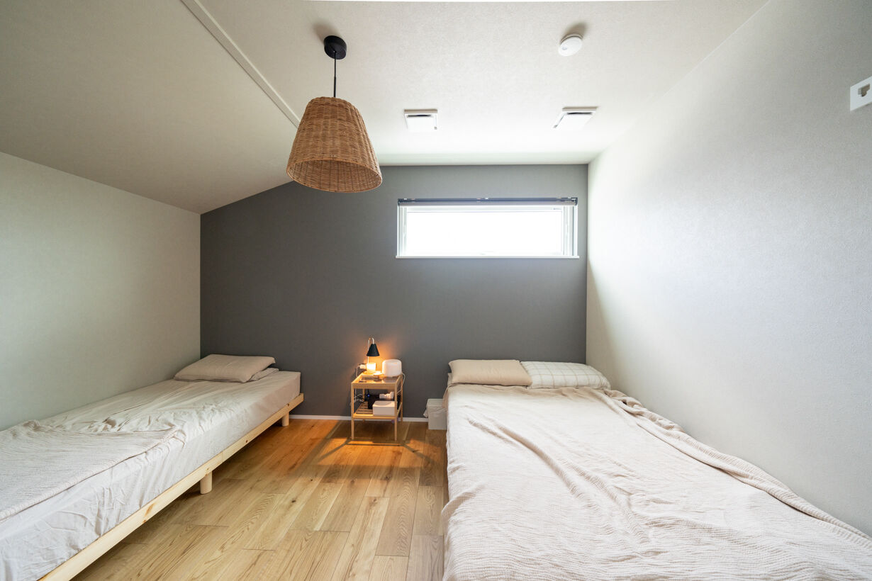 ヤマト住建 【吹き抜け／サロン経営】吹き抜け＆大きな窓が明るさをもたらす、大空間LDKの建築実例画像7