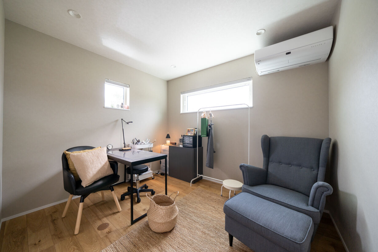 ヤマト住建 【吹き抜け／サロン経営】吹き抜け＆大きな窓が明るさをもたらす、大空間LDKの建築実例画像9