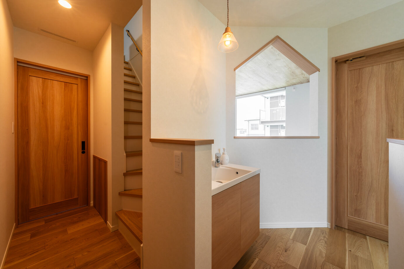 ヤマト住建 埼玉県南埼玉郡/全館換気空調システム「エコエアFine」/20帖超の吹抜けLDK/冬も半袖で過ごせる高性能な家の建築実例画像6