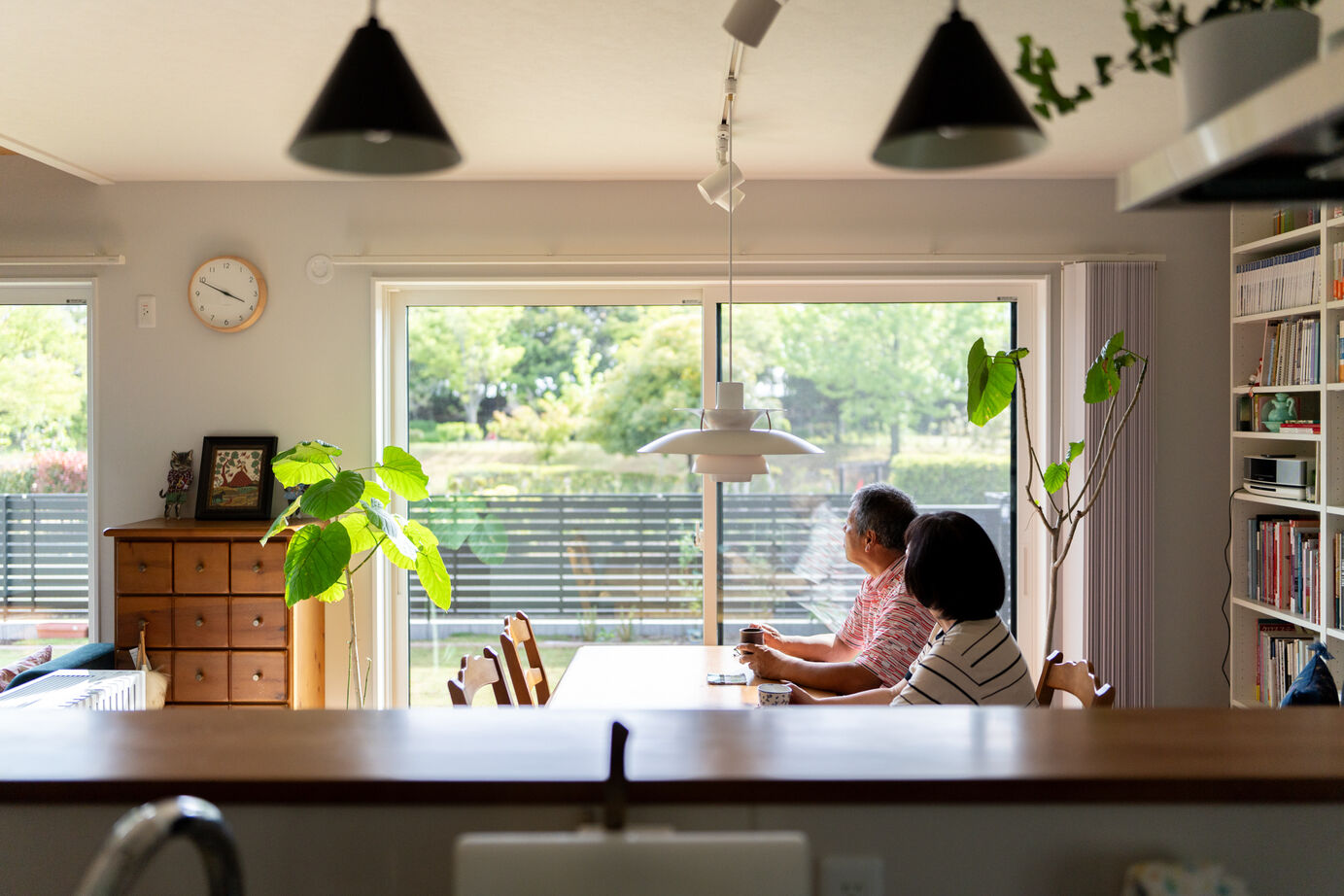 ヤマト住建 岡山県笠岡市/全館空調/光熱費削減も暮らしやすさも叶えた、のびやかな景色を楽しむ平屋の家の建築実例画像2