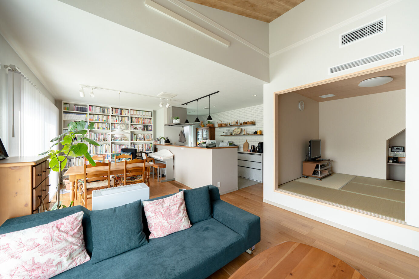 ヤマト住建 岡山県笠岡市/全館空調/光熱費削減も暮らしやすさも叶えた、のびやかな景色を楽しむ平屋の家の建築実例画像4