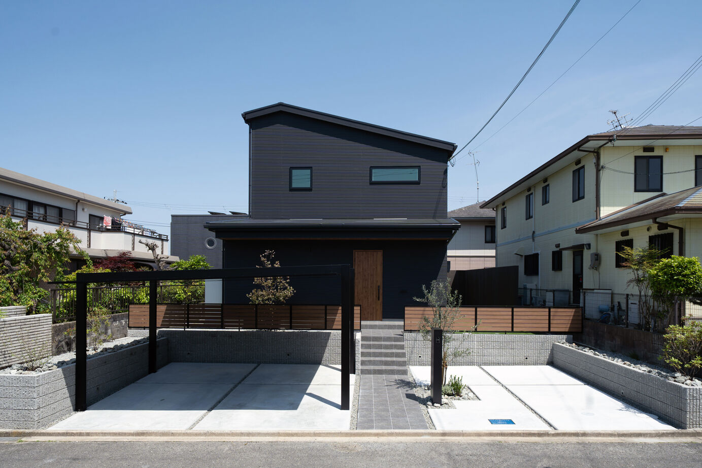 ヤマト住建 大阪府南河内郡/吹抜け/ホテルライクなカッコよさと家事動線の良さに大満足の建築実例画像2