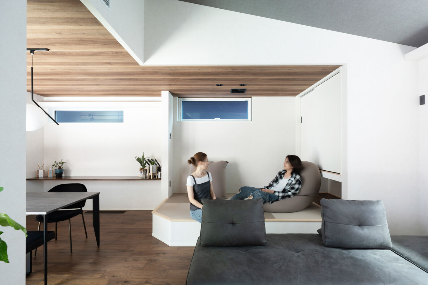 ヤマト住建 兵庫県姫路市/中庭とリビングが一体化。人が大勢集まりくつろげる仕掛けが満載！の建築実例画像3