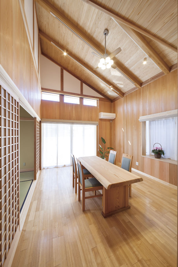 深澤木材 【2500～3000万円/28坪/間取り/無垢/木の家/和室】匠の技が光る選りすぐりの木材が息づく和モダン平屋住宅の建築実例画像3