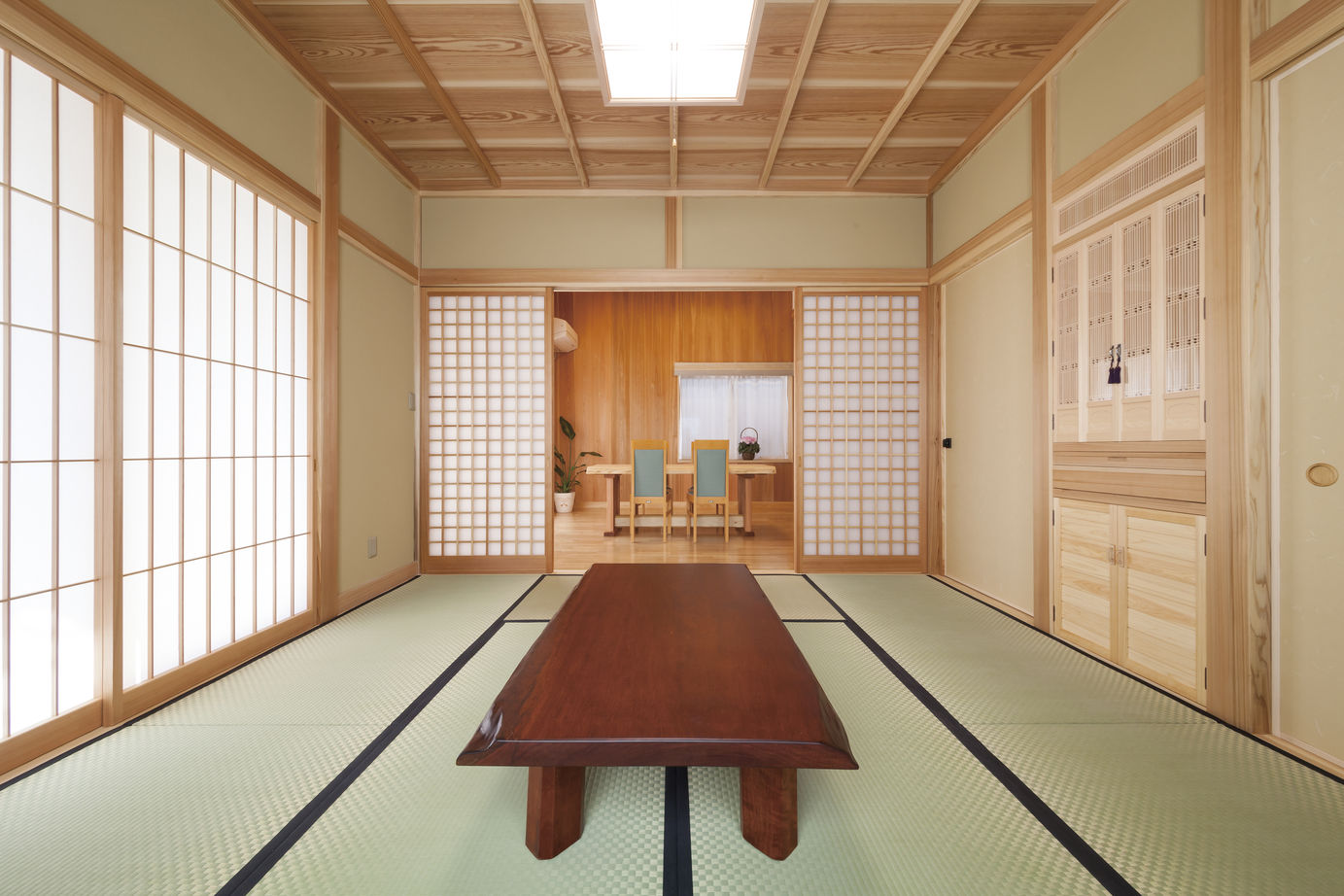 深澤木材 【2500～3000万円/28坪/間取り/無垢/木の家/和室】匠の技が光る選りすぐりの木材が息づく和モダン平屋住宅の建築実例画像5