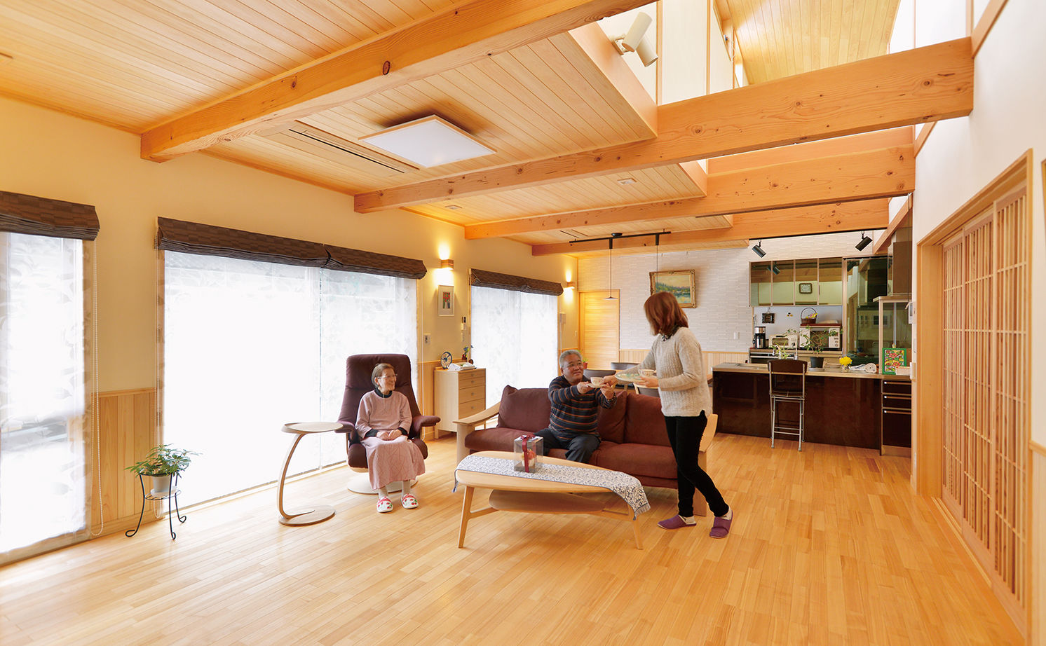 深澤木材 【3020万円/40坪/間取り有/平屋】吹き抜け窓で明るさを確保した平屋住まい。二世帯住宅対応で和モダンな家の建築実例画像2