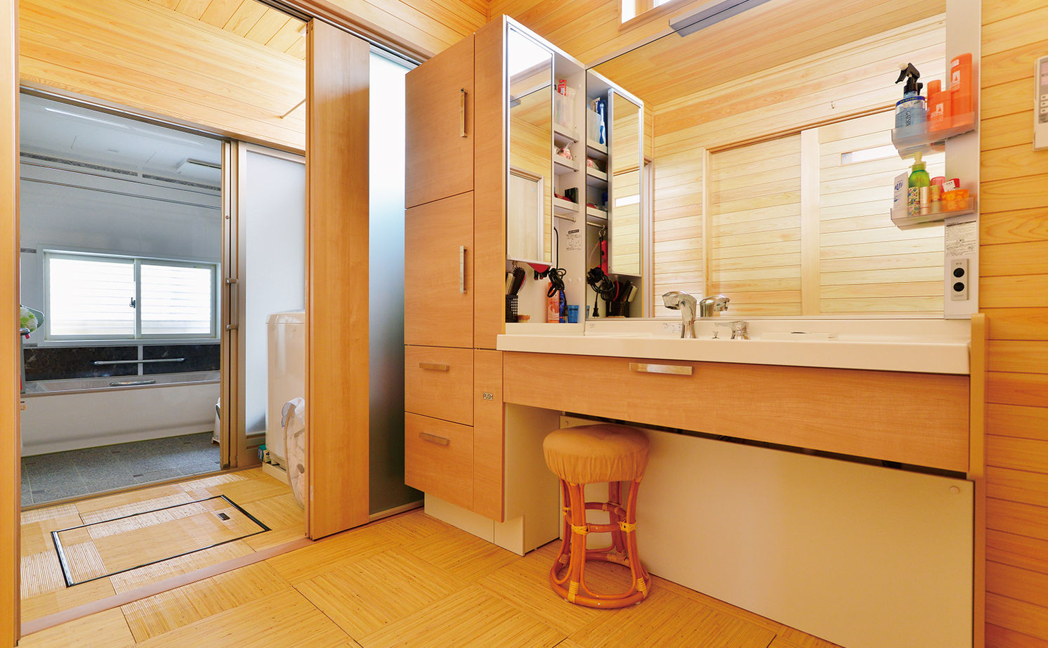 深澤木材 【3020万円/40坪/間取り有/平屋】吹き抜け窓で明るさを確保した平屋住まい。二世帯住宅対応で和モダンな家の建築実例画像7