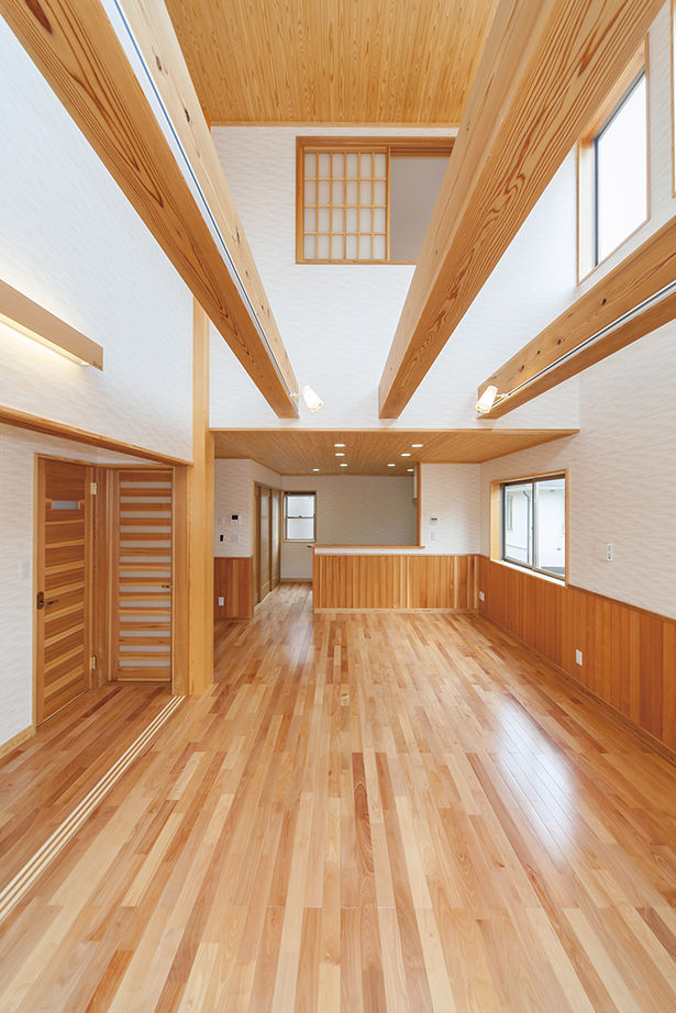 深澤木材 【3200万円/48坪/間取り有】準防火地域の狭小地に建つ、木造3階建て二世帯仕様のビルトインガレージハウスの建築実例画像3