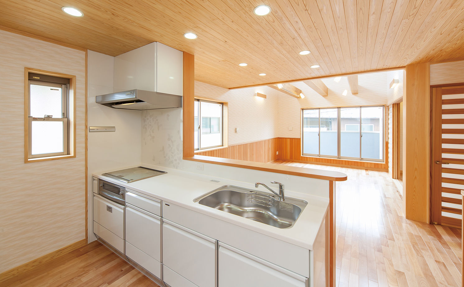 深澤木材 【3200万円/48坪/間取り有】準防火地域の狭小地に建つ、木造3階建て二世帯仕様のビルトインガレージハウスの建築実例画像4