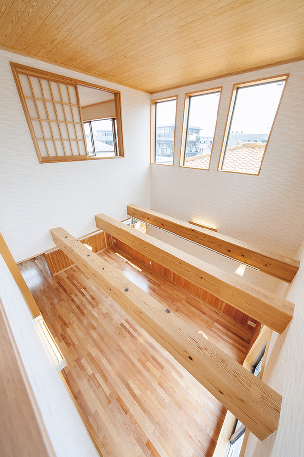 深澤木材 【3200万円/48坪/間取り有】準防火地域の狭小地に建つ、木造3階建て二世帯仕様のビルトインガレージハウスの建築実例画像5