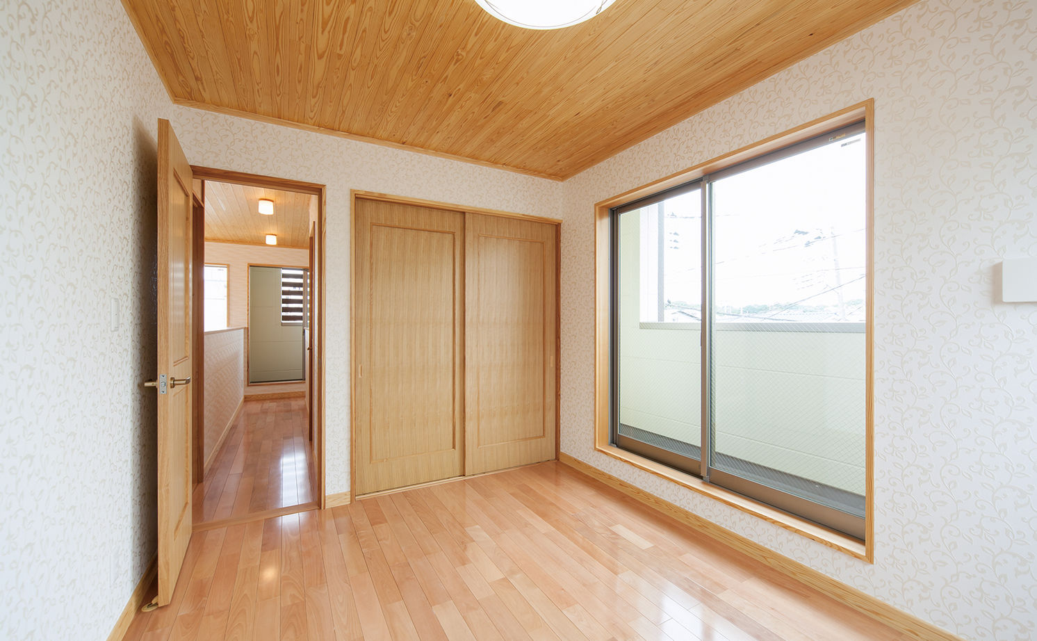 深澤木材 【3200万円/48坪/間取り有】準防火地域の狭小地に建つ、木造3階建て二世帯仕様のビルトインガレージハウスの建築実例画像8