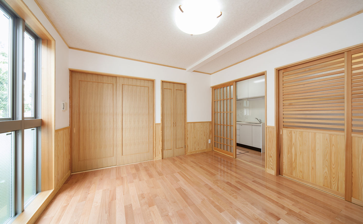 深澤木材 【3200万円/48坪/間取り有】準防火地域の狭小地に建つ、木造3階建て二世帯仕様のビルトインガレージハウスの建築実例画像10