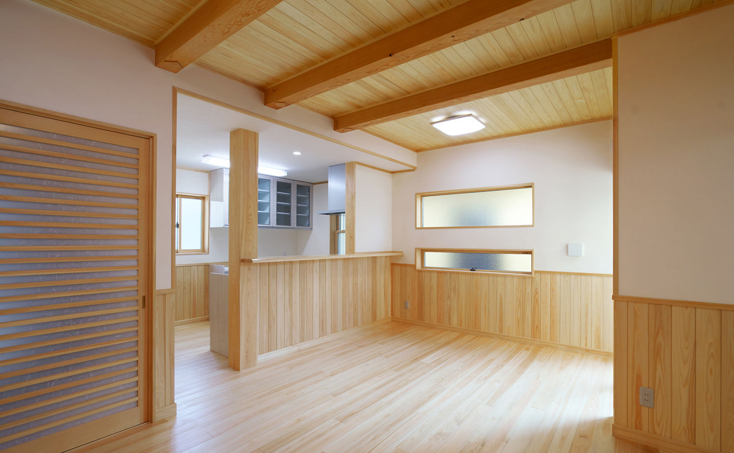 深澤木材 【31坪/瓦屋根/自然素材】モデルハウスで一目惚れした伝統的な和風建築。木の香り漂う旅館のような家の建築実例画像5