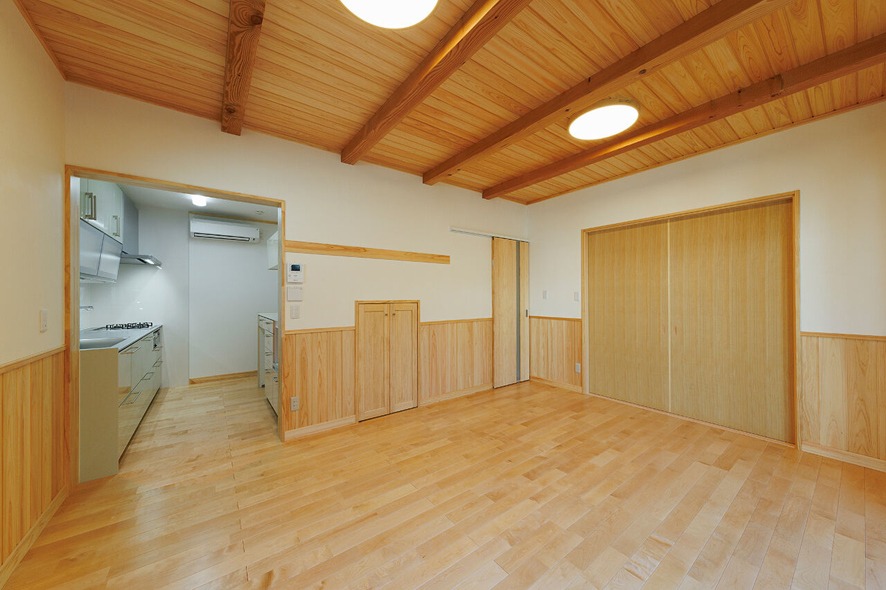 深澤木材 【34坪台/和風/自然素材/造作/間取り図有】たくさん使われた無垢材の雰囲気に心躍る、愛着の増す木の家の建築実例画像4