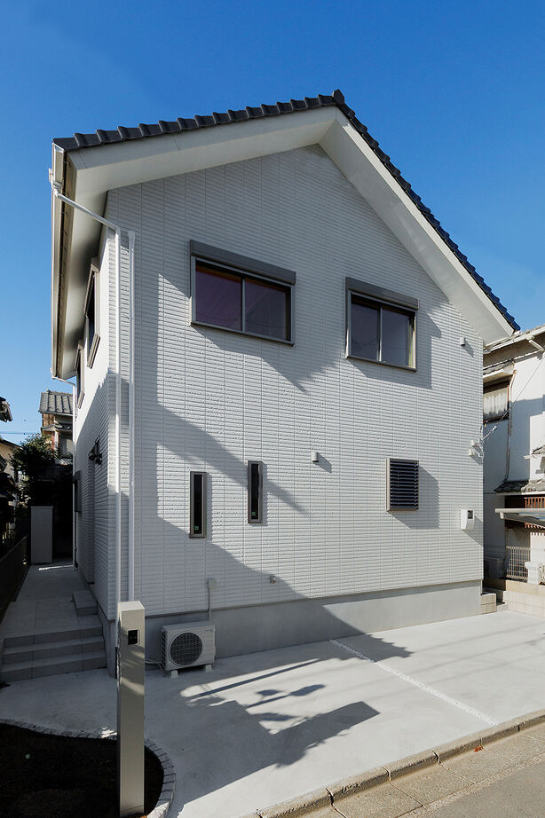 深澤木材 【34坪台/和風/自然素材/造作/間取り図有】たくさん使われた無垢材の雰囲気に心躍る、愛着の増す木の家の建築実例画像10