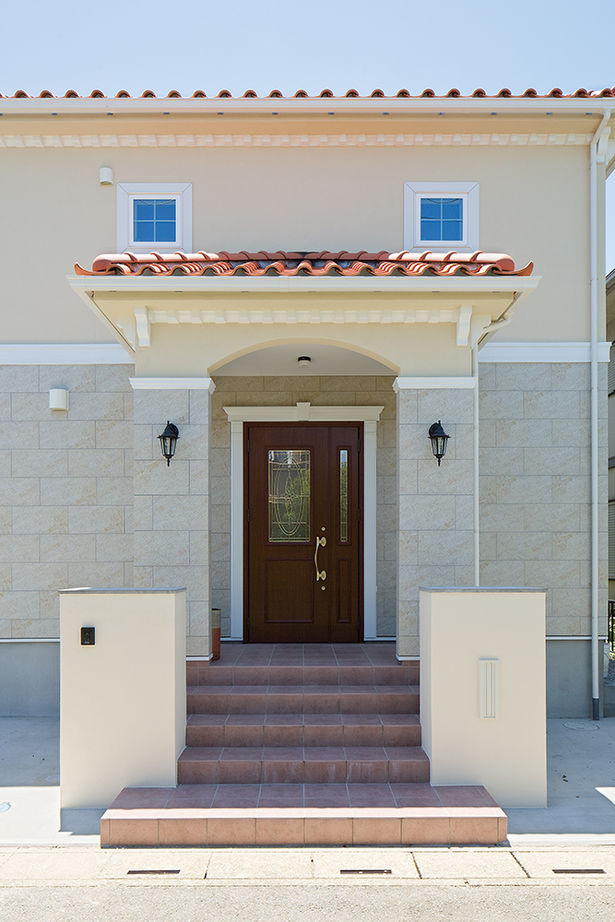 アーバンホーム 【2000万円台/間取り図】映画のワンシーンを思わせる「お城みたいな家ね」と評判のプロヴァンス風輸入住宅の建築実例画像2