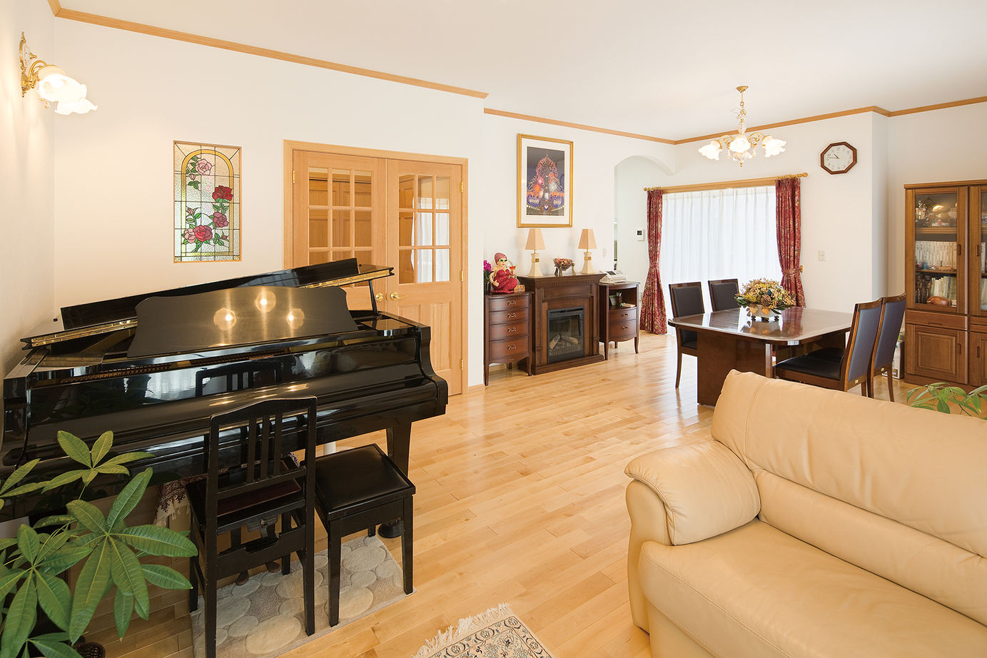 アーバンホーム 【2000万円台/間取り図】映画のワンシーンを思わせる「お城みたいな家ね」と評判のプロヴァンス風輸入住宅の建築実例画像5